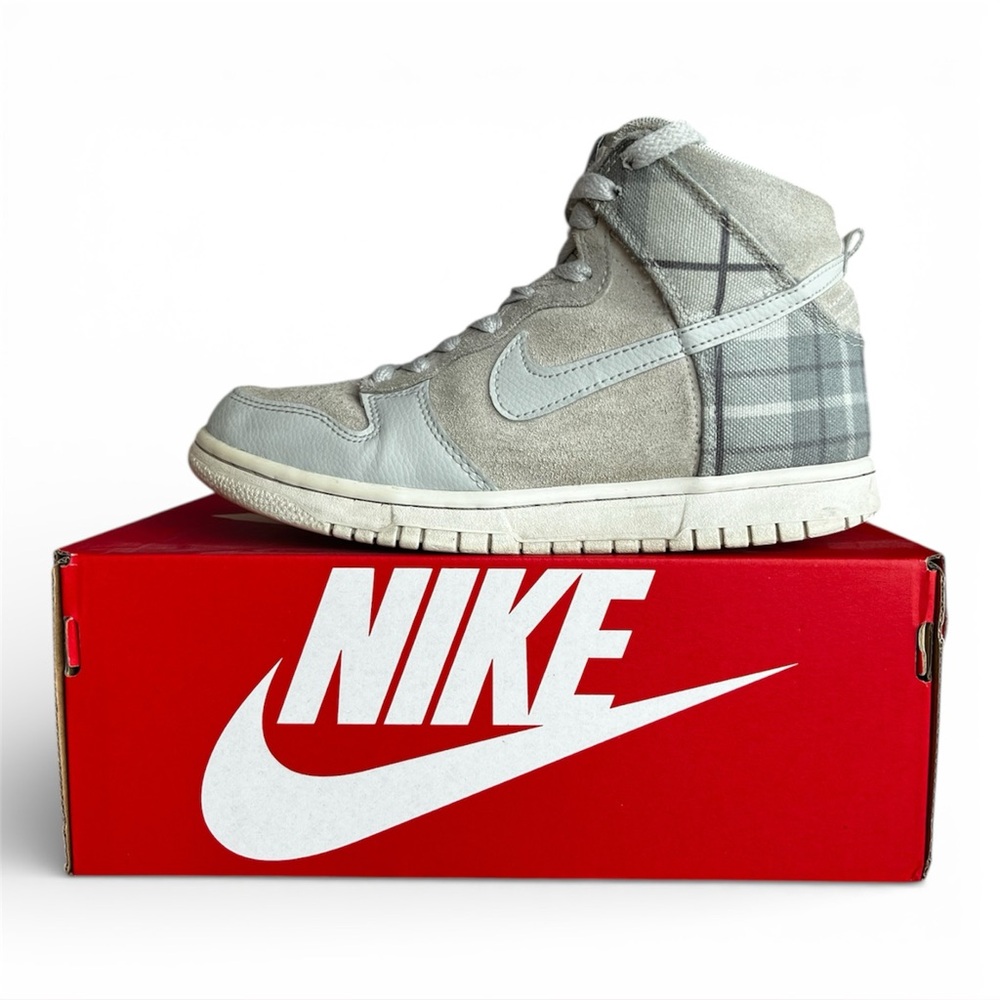 Nike Dunk Hi SE (GS) Sneakers Size 6Y